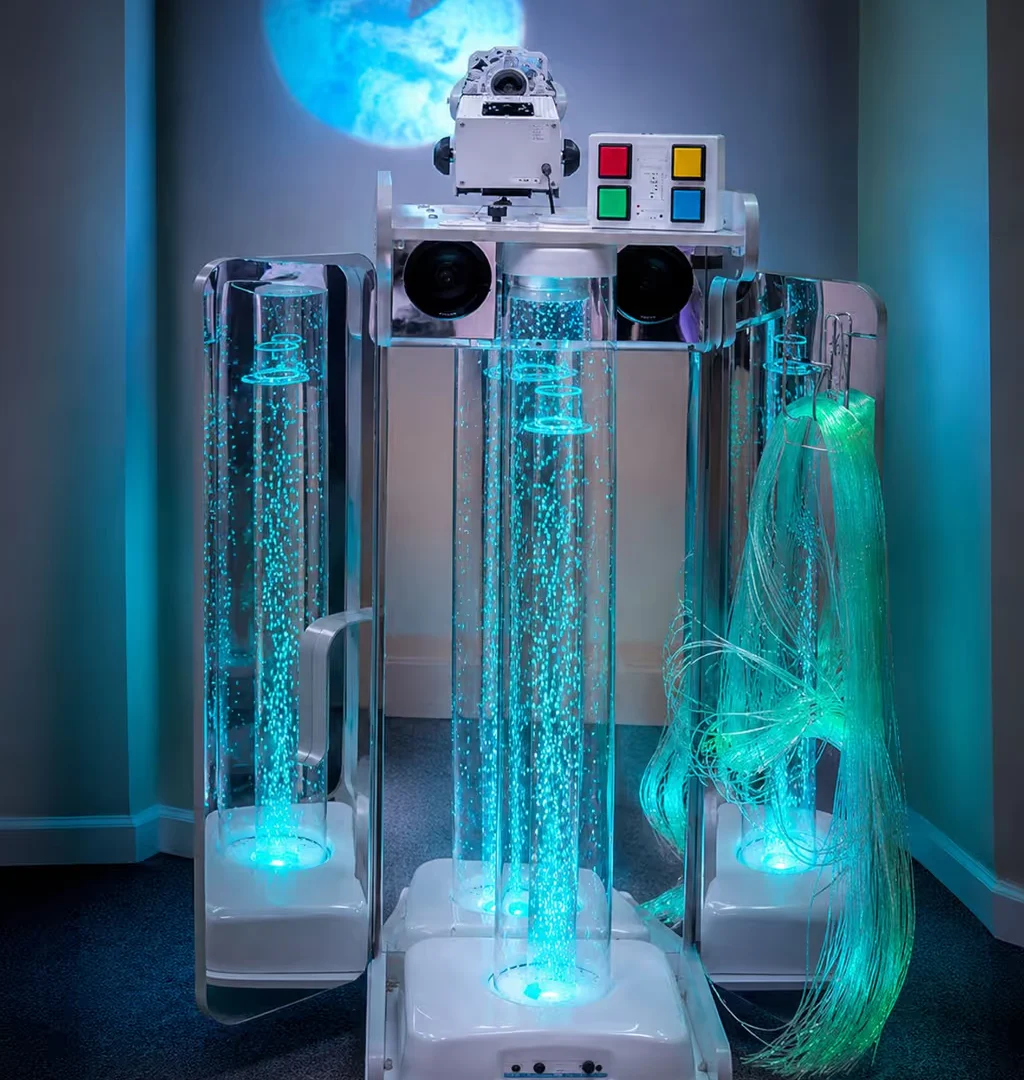 Sensory bubble tubes with fiber-optic lights